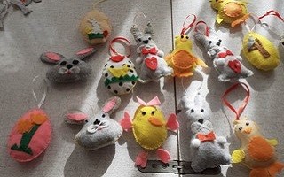 A képen a tavalyi évben készített díszek egy része látható.