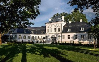A képen a geszti kastély látképe látható.