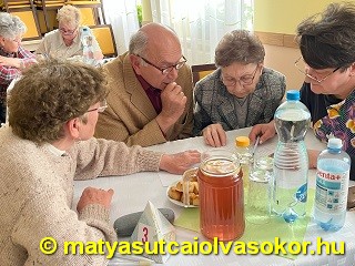 A résztvevő csapatoknak komoly irodalmi ismeretekkel kell rendelkezniük a kérdések megválaszolásához.