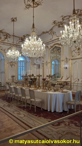 A kastély étkezője.