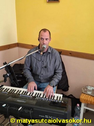 Jó ebédhez szólt a nóta.