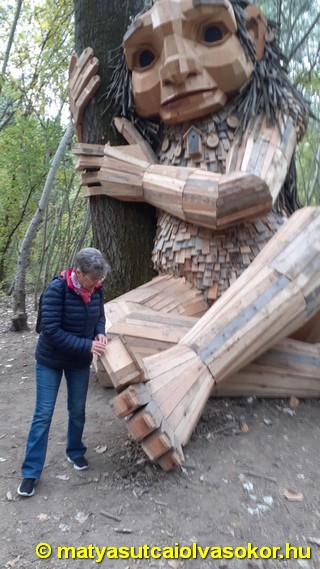 A képen Ölelő Olga látható.