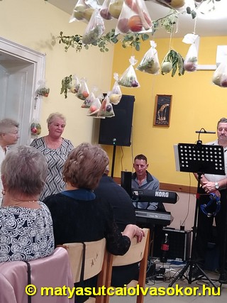 Majsainé Erika köszöntője.