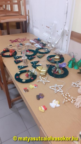 Elkészített díszek.