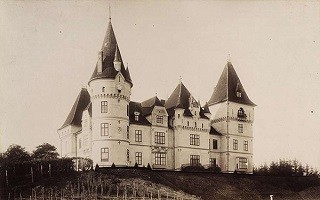 A képen a tiszadobi Andrássy-kastély látható.